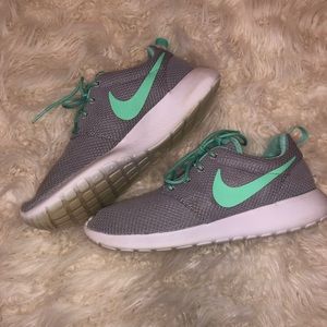 Nike Roshes